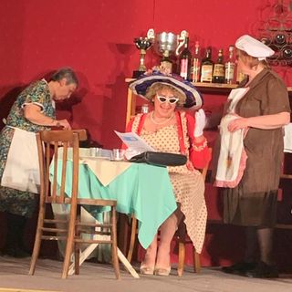 Se Gianduja mette a nudo i Windsor: a Castell'Alfero va in scena la comicità reale