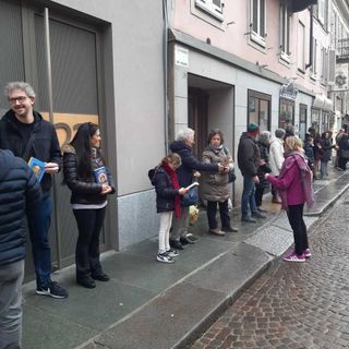 Il flash mob letterario del trasloco ad Alberi d'acqua