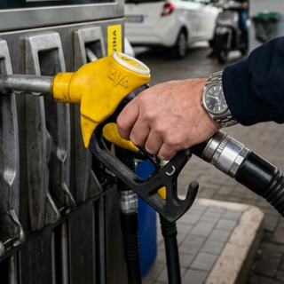 Carburanti sopra i 2 euro: “Prezzi strutturali, il Governo restituisca l’extra-gettito alle imprese” Carburanti sopra i 2 euro: “Prezzi strutturali, il Governo restituisca l’extra-gettito alle imprese”