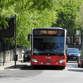 Un bus Asp della linea 7 diretto all’ospedale