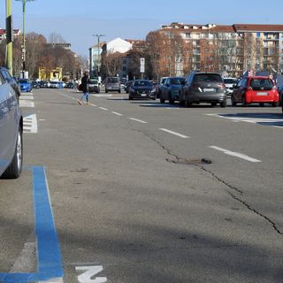 Dal primo febbraio sosta gratuita delle auto elettriche in Campo del Palio (solo con l'app di Asp)
