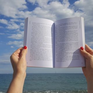 Libri per l'estate. Chi l’ha detto che in vacanza bisogna leggere libri leggeri?