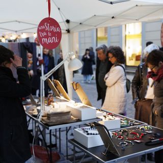 Torino: ritorna “Una Storia tra le mani” il mercato artigianale – artistico