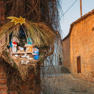 A Castagnole Lanze i presepi sono fatti con i materiali del territorio