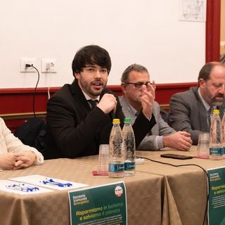 Ambiente, la proposta del M5S: “Sostegno a fondo perduto per la progettazione delle comunità energetiche”