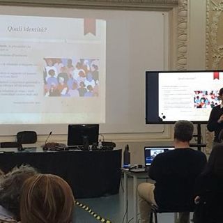 A lezione di &quot;linguaggio di genere e diversità a scuola&quot; con Dario Accolla