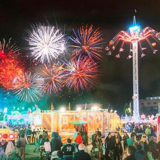 Albaland: Grande Successo al Street Food Festival e Spettacolo Pirotecnico in Arrivo