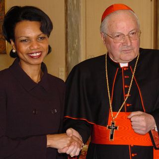 Il cardinal Sodano con Condoleeza Rice nel 2005