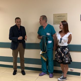 La cerimonia di inaugurazione della targa in memoria del dottor Francesco Bocci