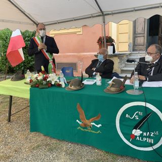 Il Sindaco di Asti, Maurizio Rasero durante il suo intervento dal tavolo della presidenza dell’Assemblea.