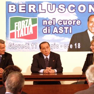 Due immagini (la seconda a fine articolo) di Silvio Berlusconi ad Asti, nel 2007 (per gentile concessione di Giulio Morra)