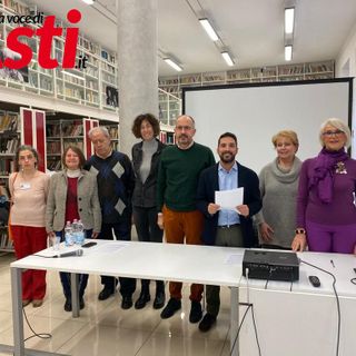Foto di gruppo per i partecipanti alla conferenza stampa di questa mattina