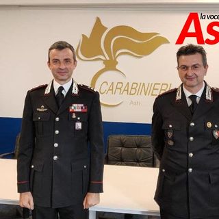 Il neo comandante del Reparto Operativo tenente colonnello Vittorio Balbo (a destra) ritratto con il comandante provinciale Pierantonio Breda