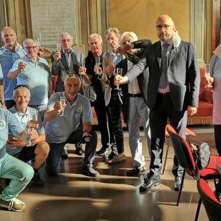 Il Panathlon astigiano ha fatto tappa in Comune per i 70 anni dell'International per la pedalata in Europa del socio Sergio Scuvero