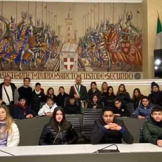 Gli studenti di Milena a Palazzo civico. Il progetto &quot;Comune porte aperte&quot; riceve la scuola siciliana