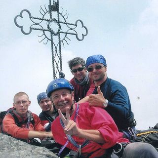 Un gruppo di soci CAI con l’attuale Presidente Franco Gherlone