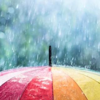 Nella notte pioggia e temporali ci faranno tirare fuori gli ombrelli. Che sia arrivato l'autunno?