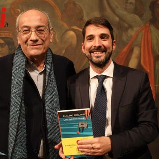 Il vincitore con l'assessore alla Cultura, Candelaresi (MerfePhoto)