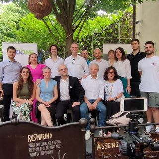 Marco Demaria con alcuni (altri erano assenti per motivi di lavoro) dei candidati della lista che sostiene la sua candidatura