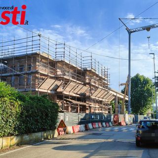 Il cantiere della scuola di Motta di Costigliole Il cantiere della scuola di Motta di Costigliole