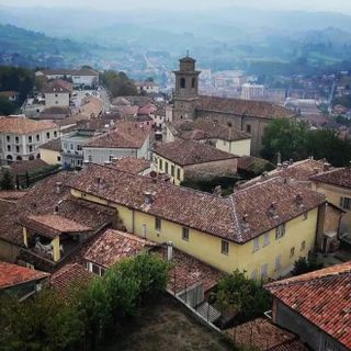 Castagnole Lanze è tra i &quot;Borghi più belli d'Italia&quot;. È il terzo comune astigiano a comparire nell'elenco