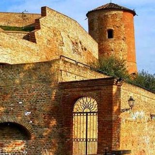 Una bella immagine del castello di Castelnuovo Calcea