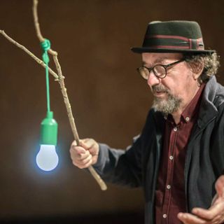 Più di uno spettacolo, ma un vero ritrovo poetico con Antonio Catalano: &quot;Mi arrendo alle fragole&quot;