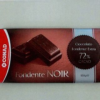 Tracce di plastica dura in alcuni lotti, richiamate tavolette di cioccolato fondente Conad