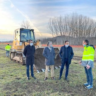 Il presidente Cirio, l'assessore Gabusi e il sindaco di Alba Carlo Bo in visita al cantiere dell'Asti-Cuneo