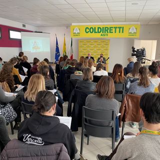 Due immagini (la seconda a fine articolo) di uno degli incontri del primo ciclo di conferenze