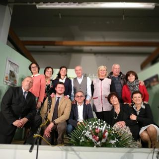 Foto di gruppo per la compagnia teatrale “D la Vila&quot; di Verzuolo (CN)