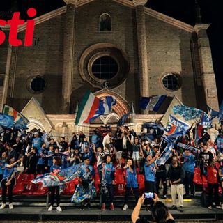 La incontenibile gioia dei tifosi napoletani (Galleria fotografica e video di Merfephoto - Efrem Zanchettin)