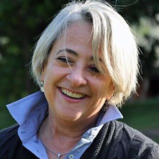 Per il ciclo &quot;Il cortile dei lettori&quot; Cristina Rava ospite alla Libreria Alberi d'Acqua