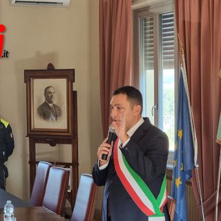 Il sindaco Vitello durante il riconoscimento della cittadinanza a don Ciotti
