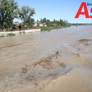 La foto, scattata intorno alle 14.30 da Efrem Zanchettin - MerfePhoto (autore di tutte le immagini presenti in questo articolo), testimonia un momento di massima piena del fiume