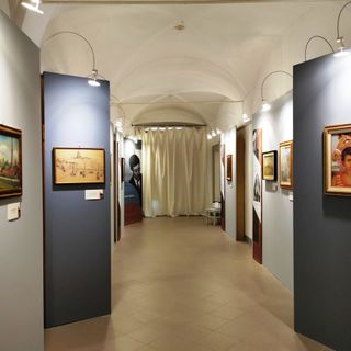 Alcune delle opere di Remo Cassina esposte nella mostra in corso nel polo museale moncalvese