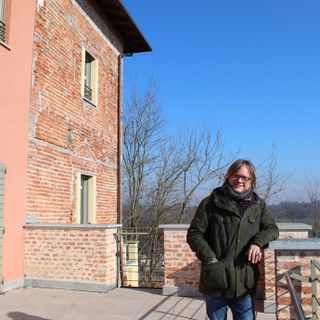 Il sindaco Gianluca Forno sulla balconata dell'ex castello di Baldichieri