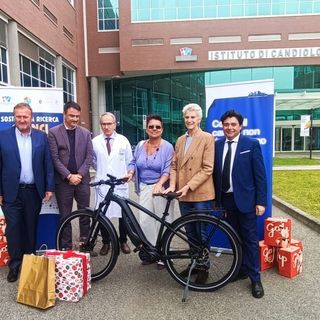 Galup consegna il primo premio della lotteria &quot;Ricerca la fortuna&quot;, organizzato dalla  Fondazione Piemontese per la Ricerca sul Cancro