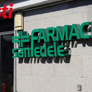 La farmacia San Fedele, oggetto di una recente rapina - Efrem Zanchettin