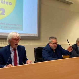 Nella foto, da sinistra a destra: Fenoglio, Calella e il direttore di Confcommercio Claudio Bruno