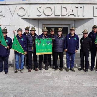 Gli Alpini di Asti con il presidente nazione dell’ANA Favero al Sacrario Cima Grappa
