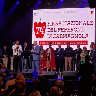 Inaugurata la 74esima Fiera del Peperone di Carmagnola: al taglio del nastro Tinto e Manuela Arcuri [FOTO E VIDEO]