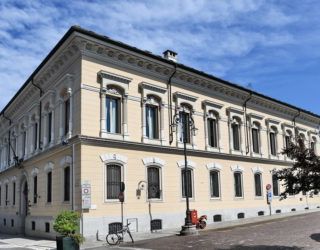 Polemica sui social per un post che definisce &quot;camerata&quot; il vice presidente della Fondazione CrAsti, Sergio Ebarnabo