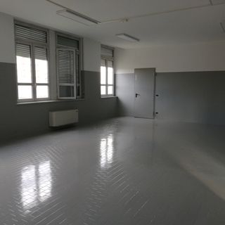 Un'aula scolastica appena ristrutturata