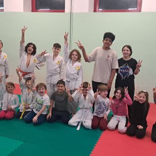 La scuola Judo Shobukai ben figura alle gari giovanili di Leinì