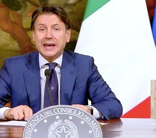 Coronavirus, ecco il Decreto Rilancio. Conte: &quot;Testo da 55 miliardi, come due manovre economiche: soccorso, ma anche premessa per la ripresa&quot;