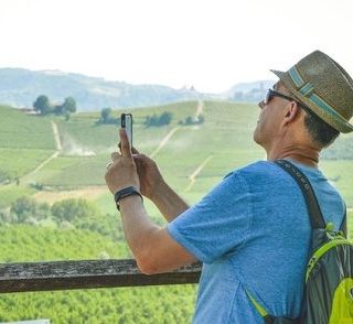 Per Golosaria l'Astigiano si veste di colori, tra arte e paesaggi da scoprire
