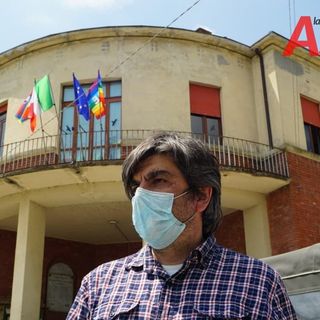 &quot;Aggiungi un posto a tavola&quot;. Il maestro Monaca sospende il digiuno dopo un incontro con l'Ufficio scolastico regionale