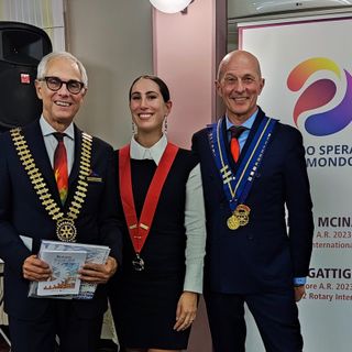 Il Governatore del Distretto 2032 Remo Gattiglia, la presidente del Rotaract Canelli-Nizza Monferrato Carola Marmo e Il Presidente del R. C. Canelli-Nizza Monferrato Paolo Marmo.
