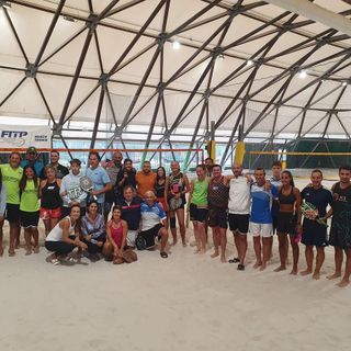 Amici del Tennis – La Casa del Profiterole campioni regionali a squadre di beach tennis